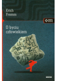 O byciu człowiekiem