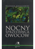Nocny sprzedawca owoców