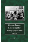 Zielone berety z koniczynką