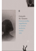 Dziewczynka zagubiona w swoim stuleciu szuka taty