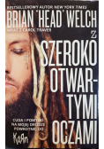 Z szeroko otwartymi oczami