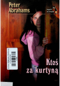 Ktoś za kurtyną