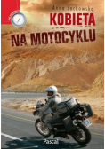 Kobieta na motocyklu
