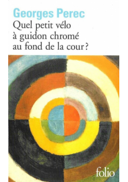 Quel petit velo a guidon chrome au fond de la cour ?